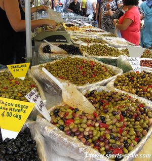 Photo d'olives vertes et noires